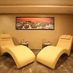 Hotel Four Seven 4*