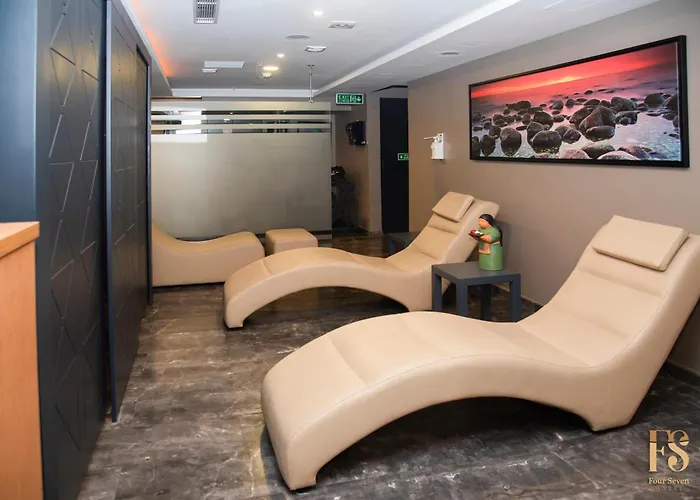 Hotel Four Seven 4*