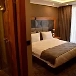 Four Seven Szálloda 4*