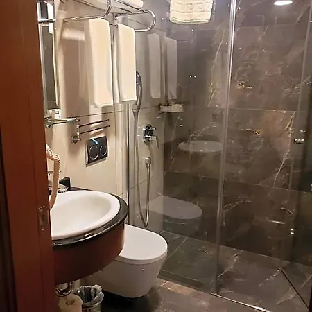 Four Seven Hotel 4*