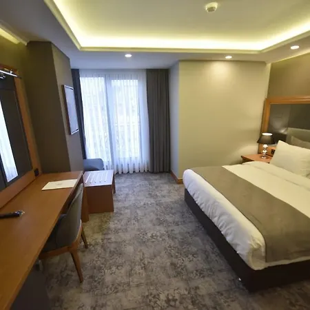 Four Seven Отель 4*