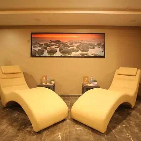 Отель Four Seven 4*