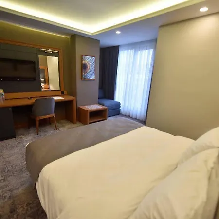 Отель Four Seven 4*