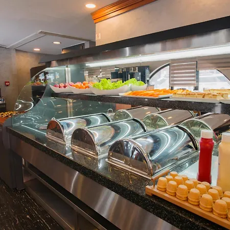 Four Seven فندق 4*